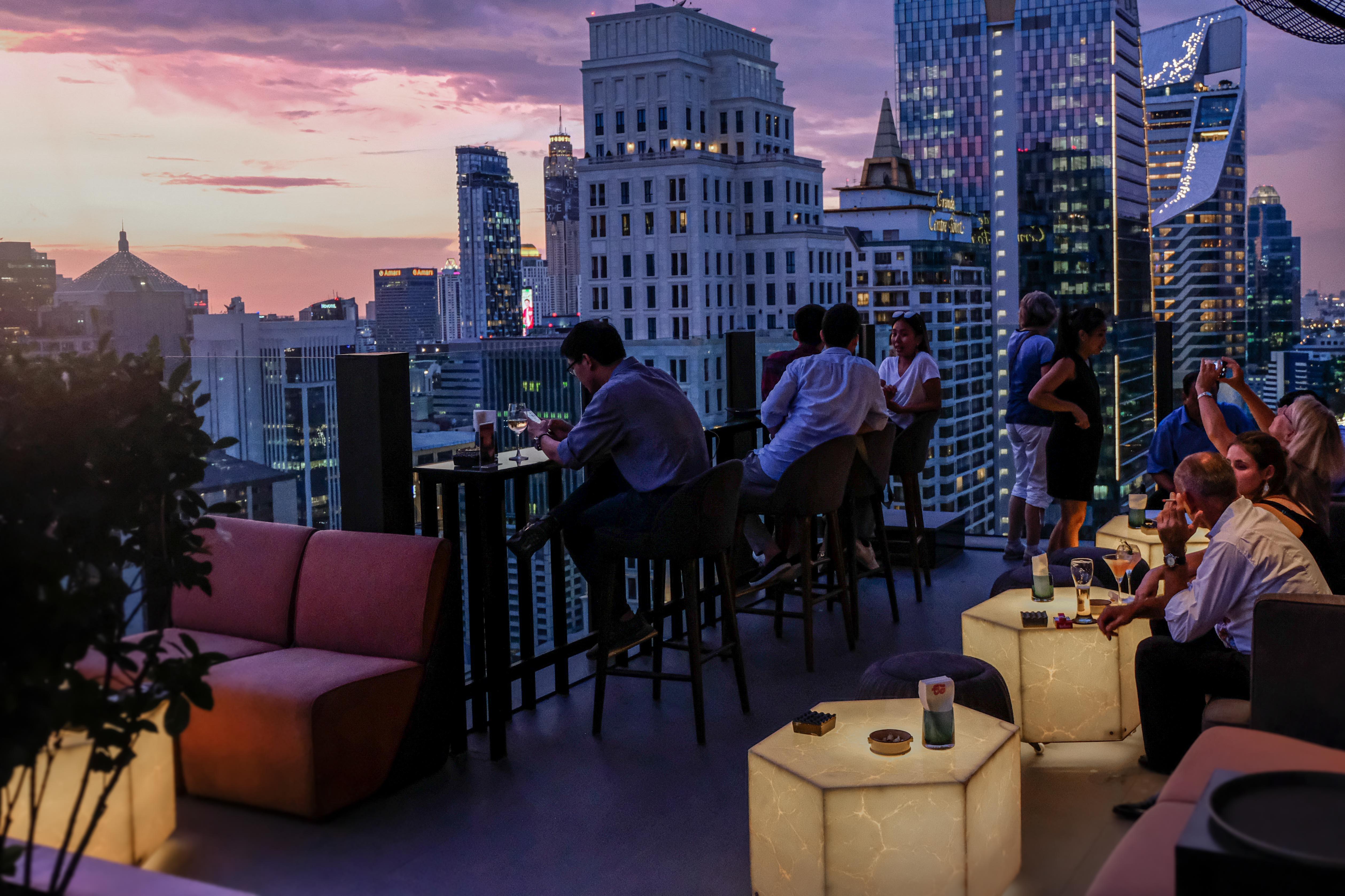 Hotel Indigo Bangkok Wireless Road By Ihg Εξωτερικό φωτογραφία The 137 Pillars Hotel Rooftop Bar